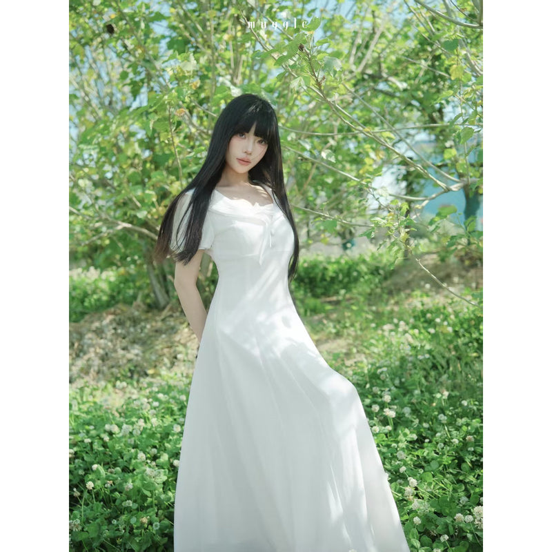 清純なお嬢様のセーラーワンピース