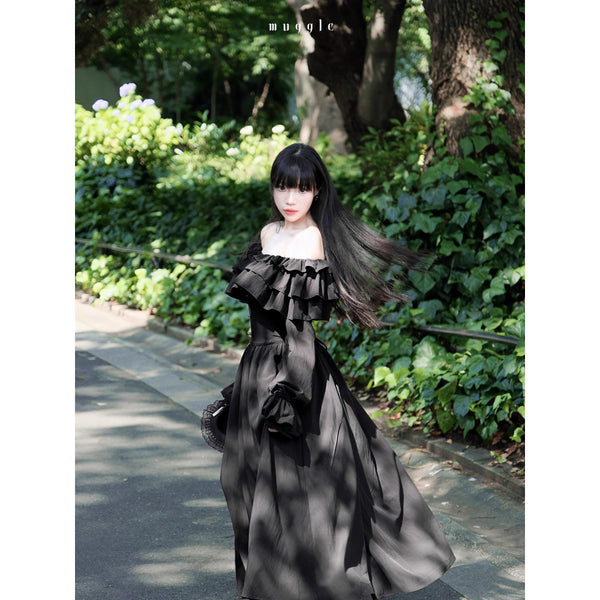 黒のお嬢様のオフショルフリルワンピース