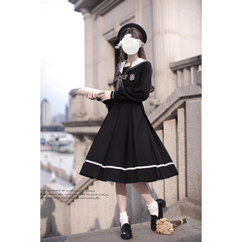 漆黒のお嬢様の文学セーラーワンピース