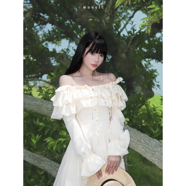 月明かりのお嬢様のオフショルフリルワンピース