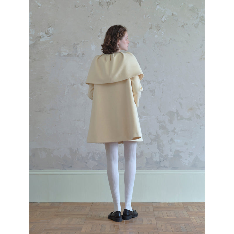 Cape Coat of the Yellow Queen