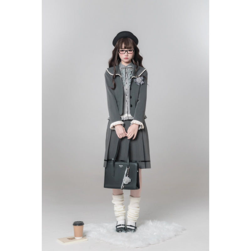 文学令嬢のジャケットとブラウスとプリーツスカート