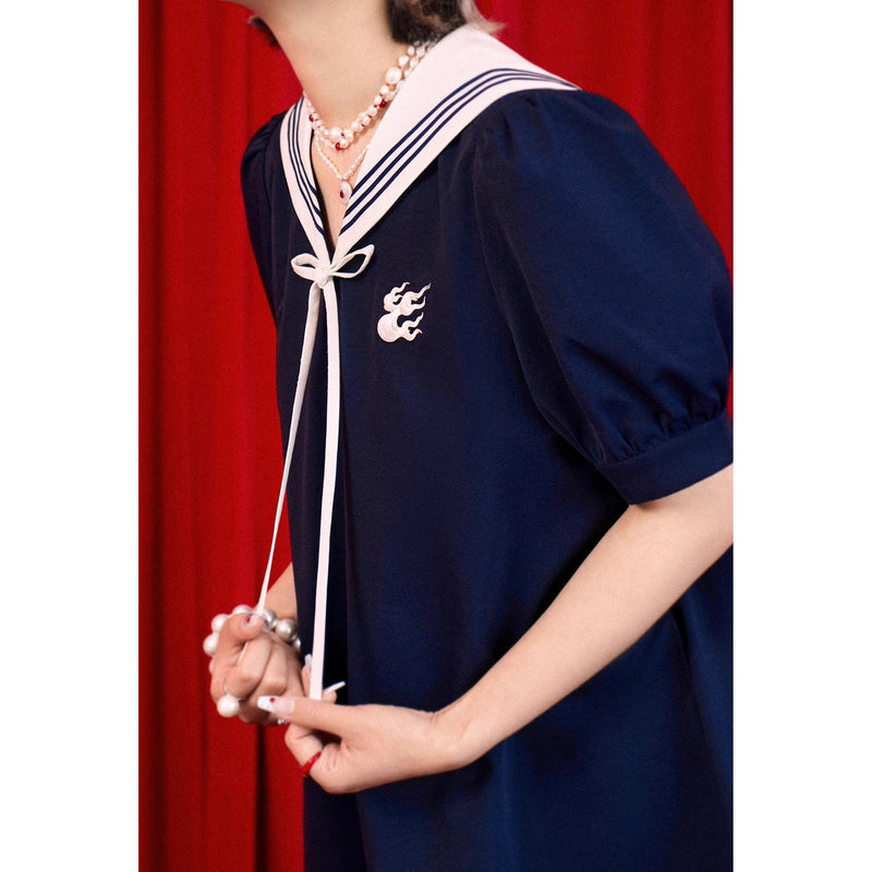 白蛇と菊花の刺繍セーラーワンピース - Dark Navy