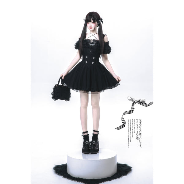 暗黒の堕天使のトップスとハイウエストスカート