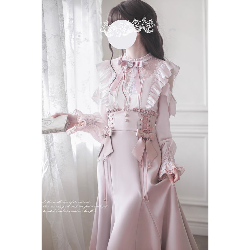 桜色の令嬢のフリルトップスとコルセットスカート