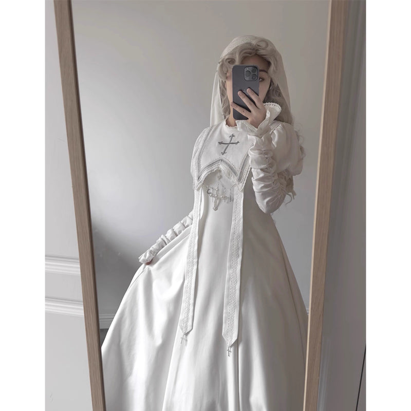 月夜の修道女の刺繍ワンピース - White（シャーリングスリーブ）[2025年12月上旬-2026年1月上旬発送予定]