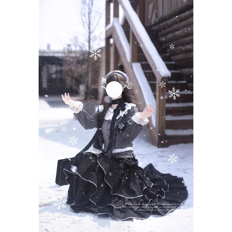 霧色のお嬢様トップスとティアードスカートとカーディガン