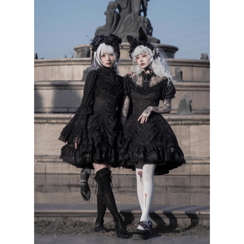 漆黒の薔薇の刺繍ワンピースとジャンパースカート[2025年12月中旬-2026年1月中旬発送予定]