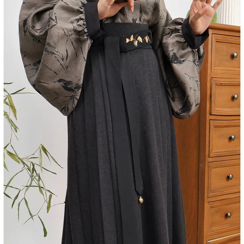 宮廷令嬢の刺繍プリーツスカート