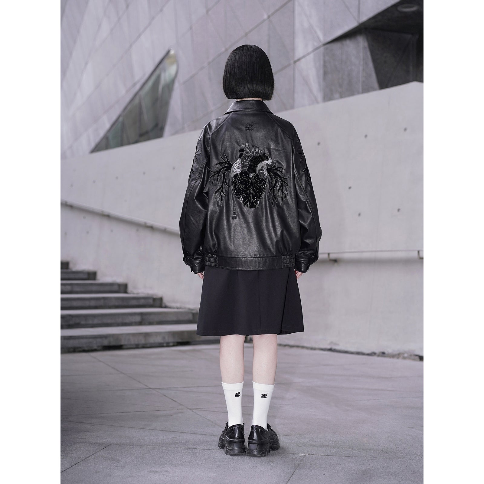 心臓の刺繍レザージャケット – ManusMachina