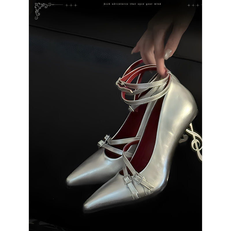 ト音記号のポインテッドトゥヒールパンプス - Silver[2025年9月上旬-9月下旬発送予定]