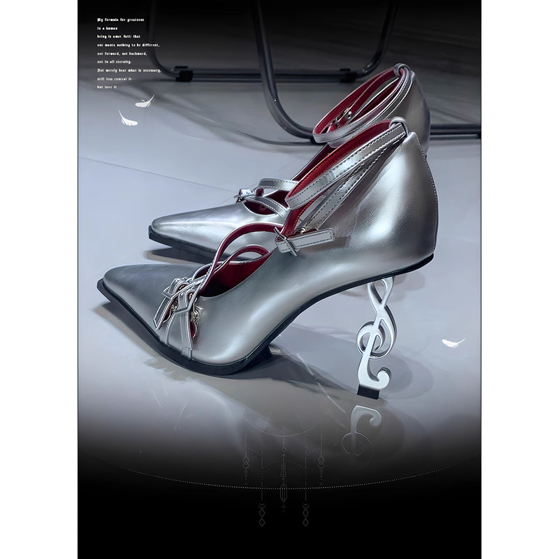ト音記号のポインテッドトゥヒールパンプス - Silver[2025年9月上旬-9月下旬発送予定]