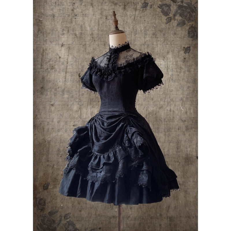 漆黒の薔薇の刺繍ワンピースとジャンパースカート[2025年12月中旬-2026年1月中旬発送予定]