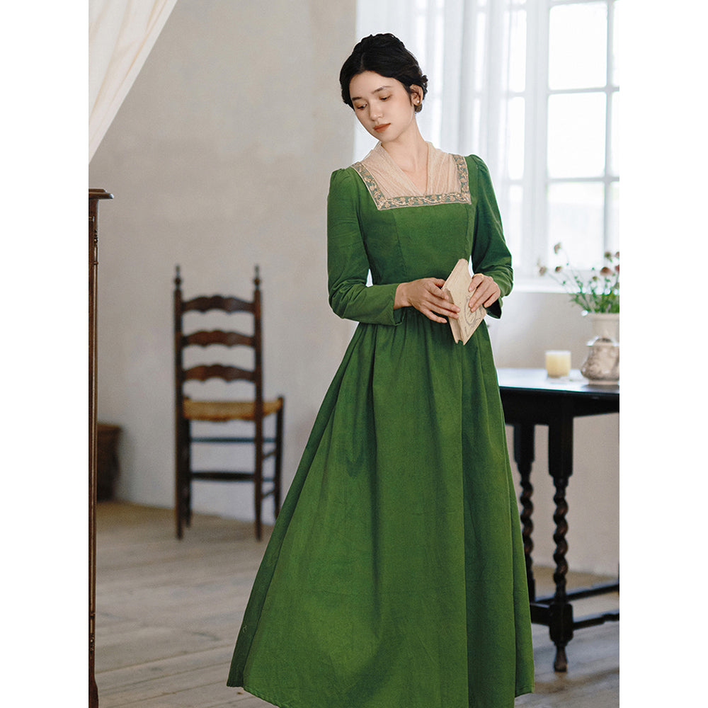古着 アンティーク ビンテージ 70s 緑 ドレス ガウン ワンピース 美品 緑青の王妃の刺繍レトロワンピース – ManusMachina
