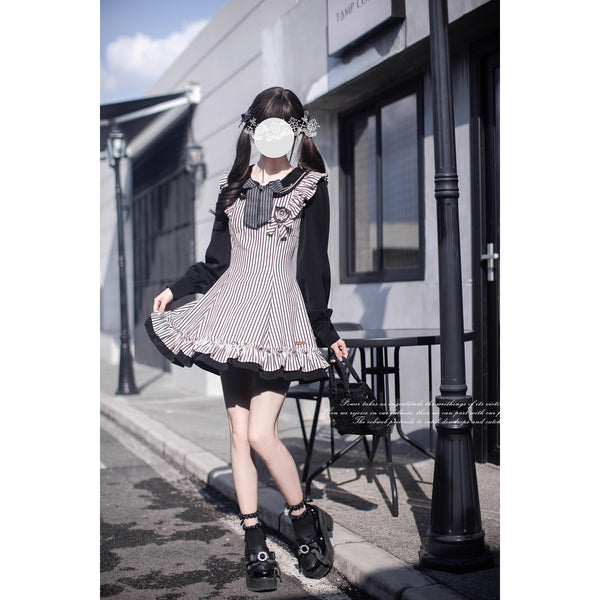 黒白の縦縞ドッキングワンピース