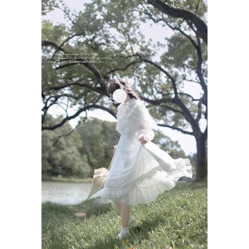 純白のお嬢様のチュールケープワンピース