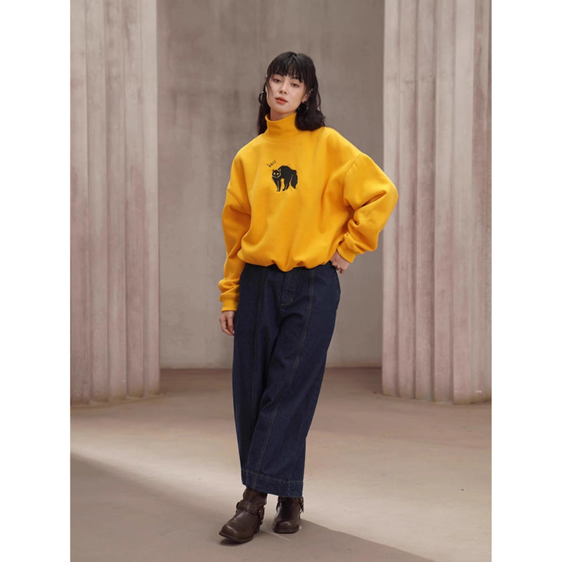 黒猫の刺繍ハイネックスウェット