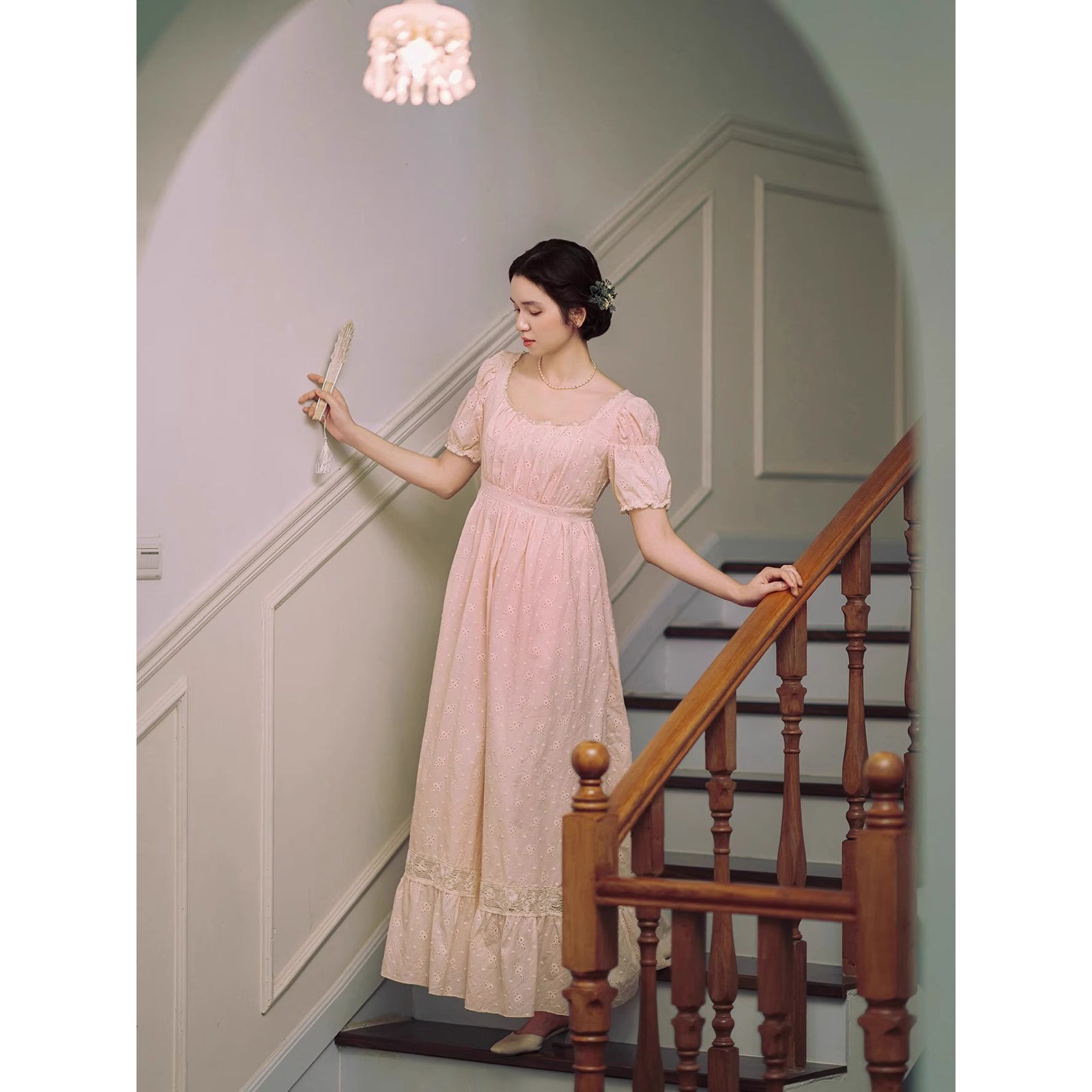 薄紅の花の刺繍エンパイアワンピース – ManusMachina