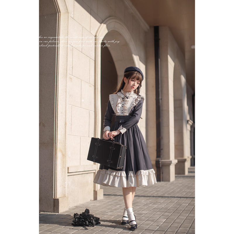 公爵令嬢のクラシカルワンピースとケープ