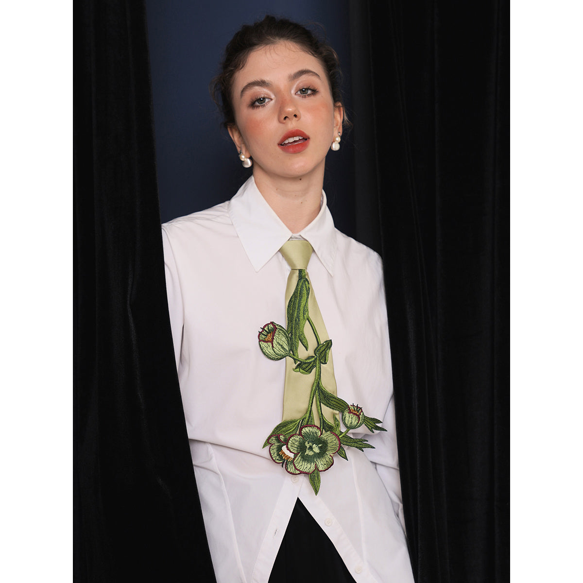 植物の花の刺繍ネクタイ – ManusMachina