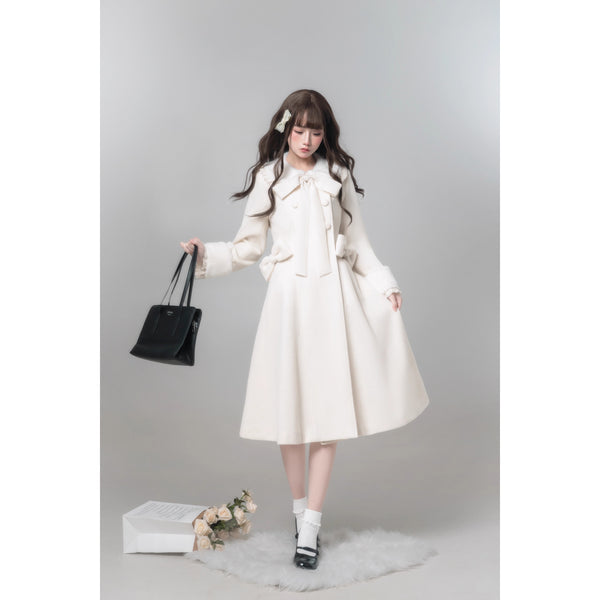 白雪のお嬢様のリボンウールコート