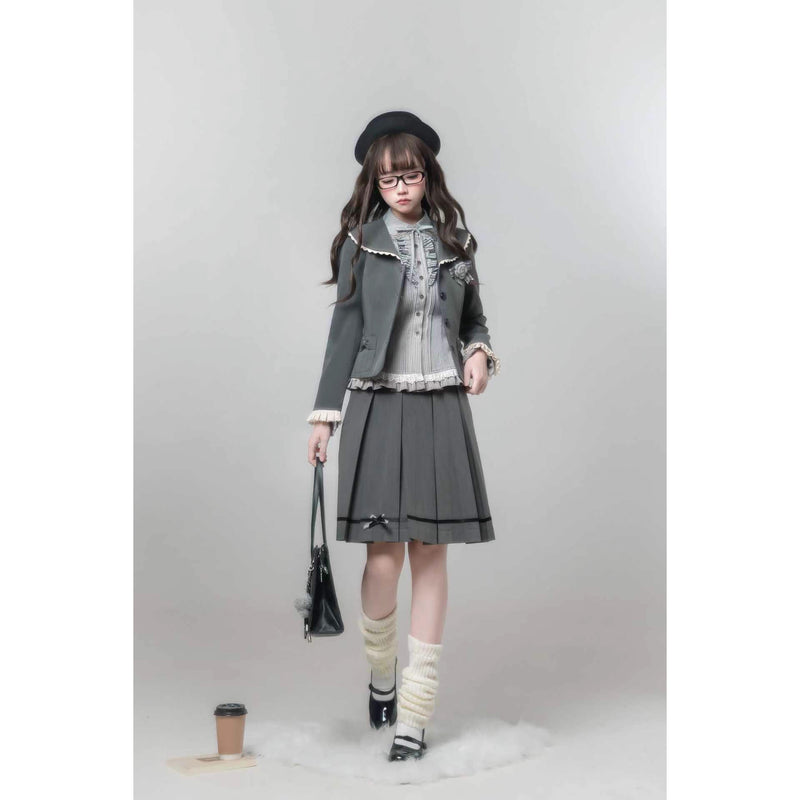 文学令嬢のジャケットとブラウスとプリーツスカート