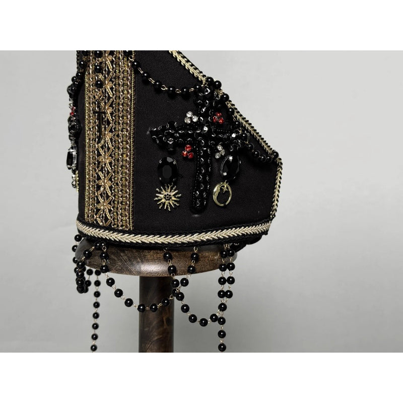 月夜の修道女の刺繍ミトラ - Black × Gold[2025年12月上旬-2026年1月上旬発送予定]