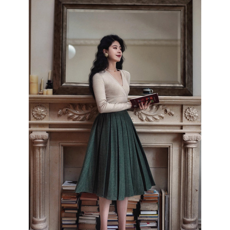 深緑の貴婦人ジャケットとベストとプリーツスカート