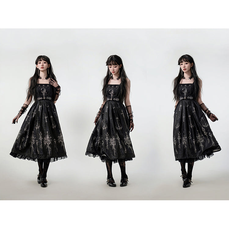 聖剣と薔薇の刺繍ジャンパースカート - Black[2024年12月上旬-12月下旬発送予定]