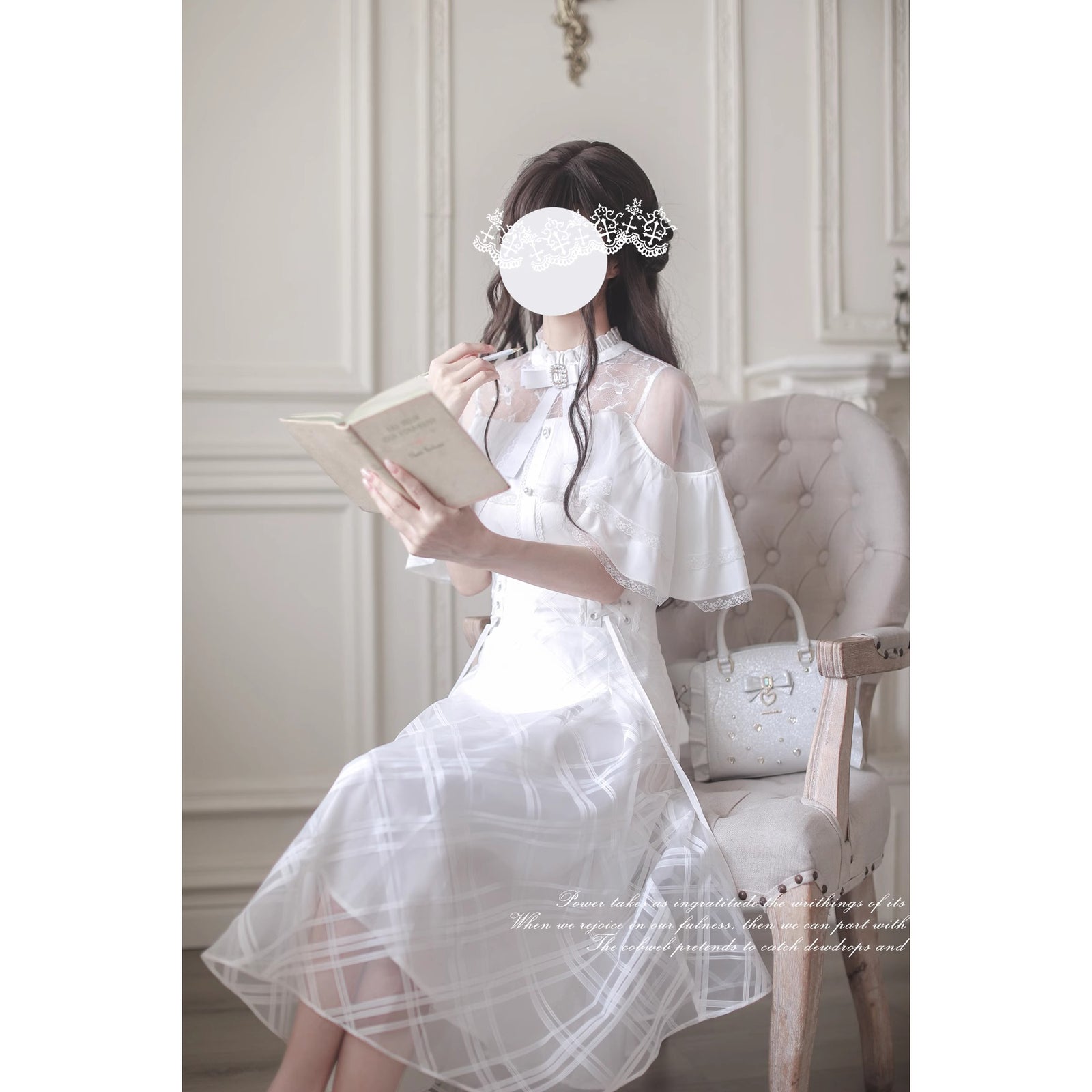 純白の令嬢のケープトップスとコルセットスカート – ManusMachina