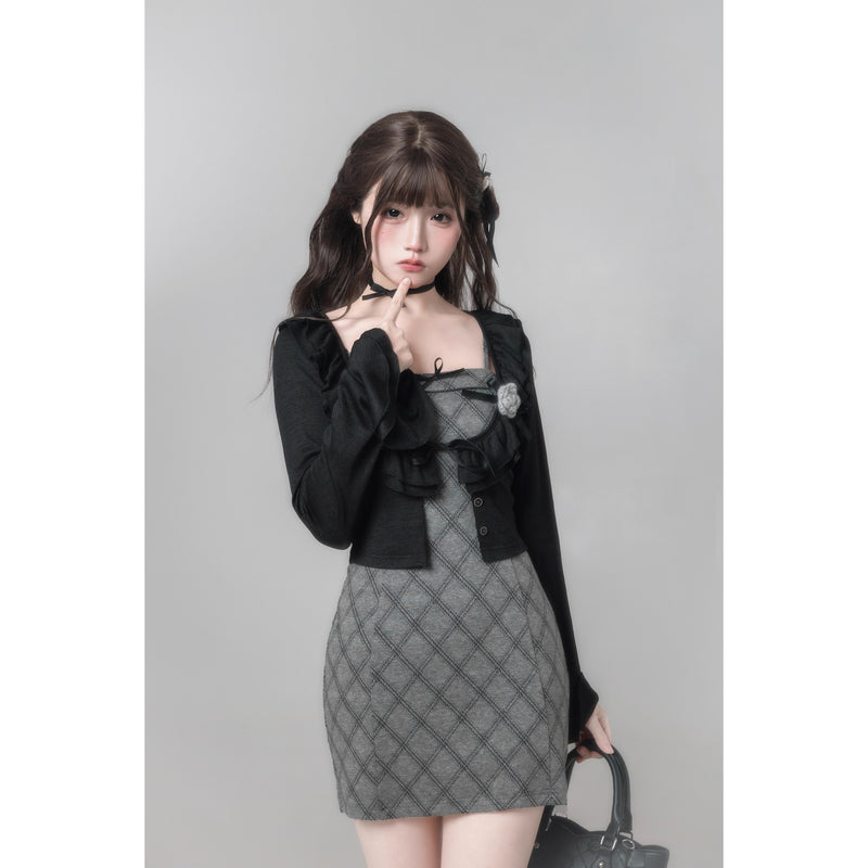 巴里のお嬢様のストラップワンピースとカーディガン