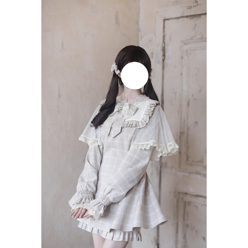 灰白のお嬢様の格子柄ケープワンピース