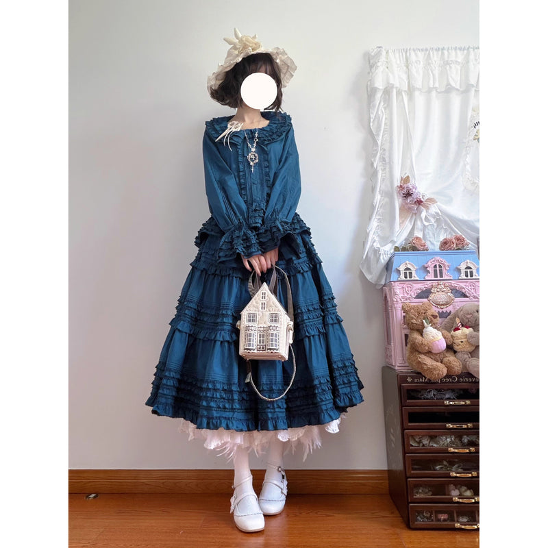 孔雀青のお嬢様のフリルトップスとティアードスカートとホワイトエプロン