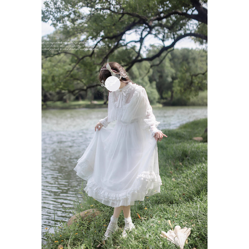 純白のお嬢様のチュールケープワンピース