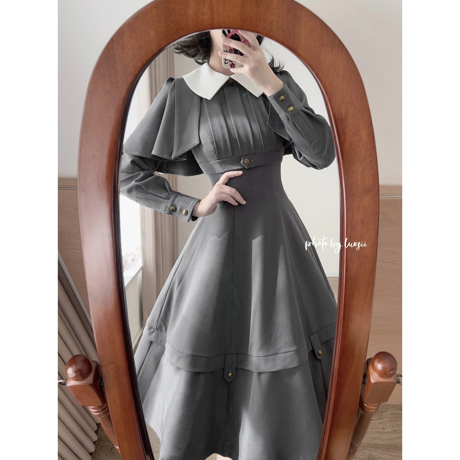 【稀少/コレクション着】LIMI feu リブニット ケープワンピース グレー 銀幕女優のクラシカルケープワンピース - Gray – ManusMachina