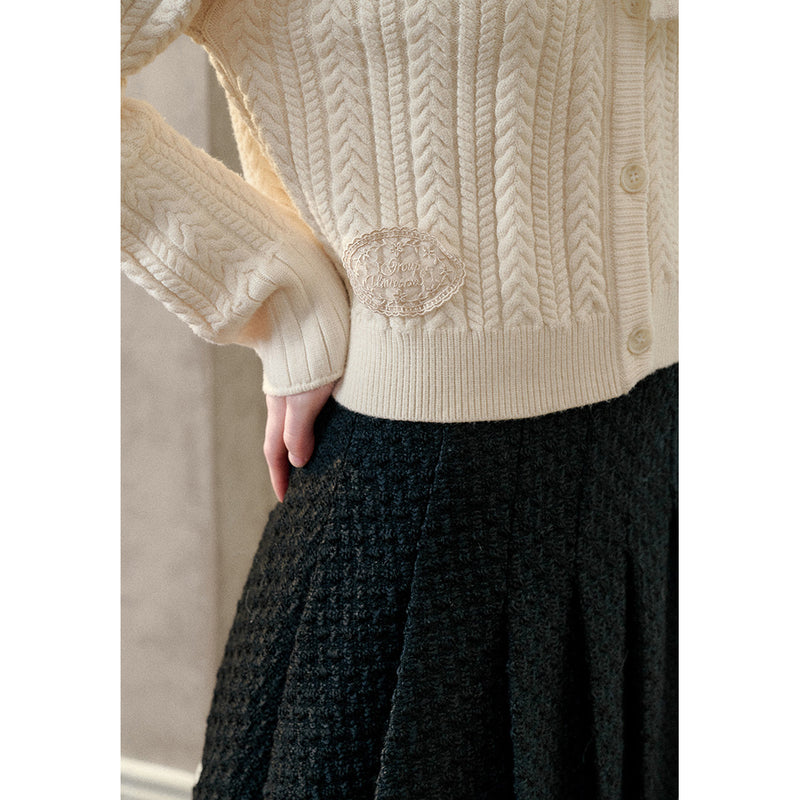 Cable Knitting Cardigan