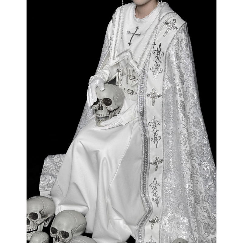 月夜の修道女の刺繍ロングマント - White Silver[2025年12月上旬-2026年1月上旬発送予定]
