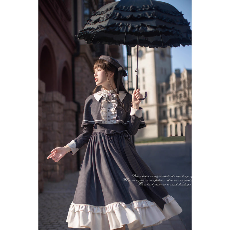 公爵令嬢のクラシカルワンピースとケープ