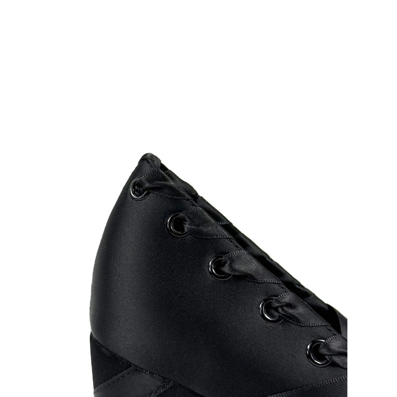 漆黒の王妃のバレエヒールパンプス