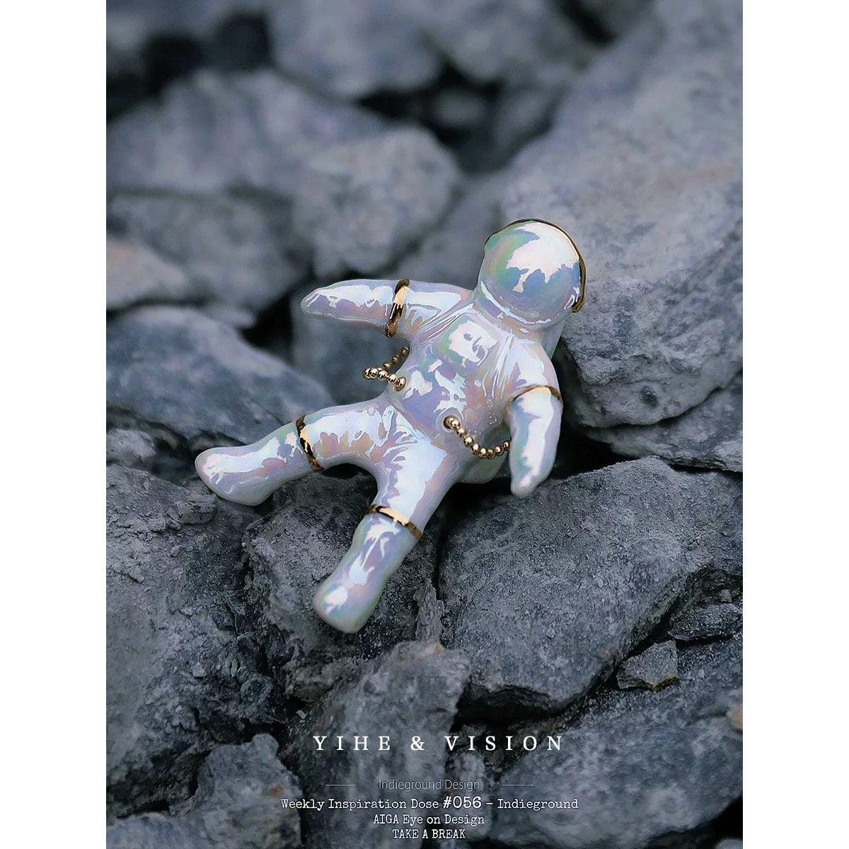 宇宙飛行士の胸飾り（陶器） – ManusMachina