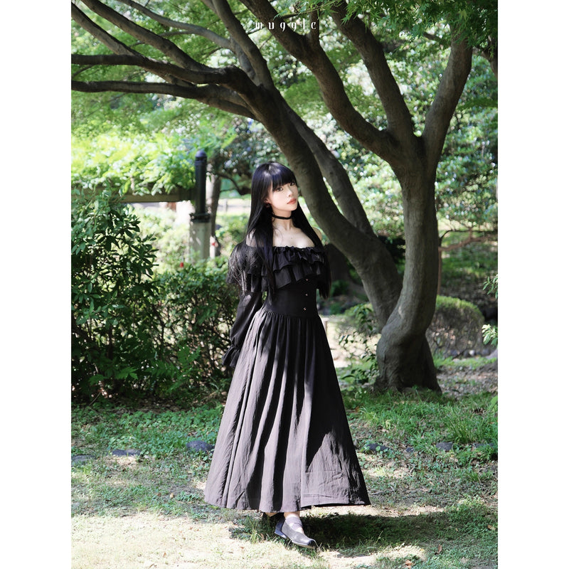 黒のお嬢様のオフショルフリルワンピース