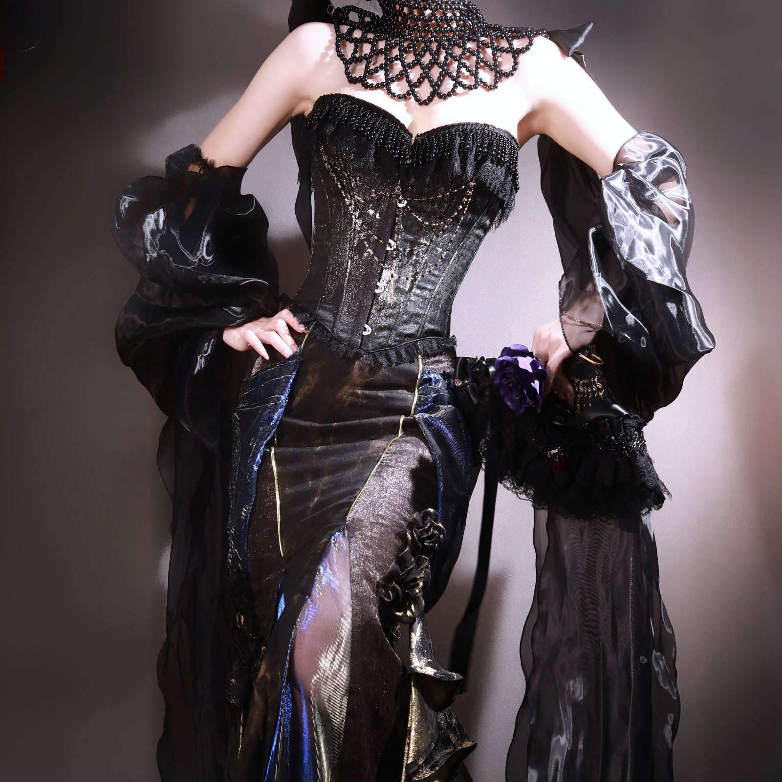 黒金のお嬢様の刺繍コルセット – ManusMachina