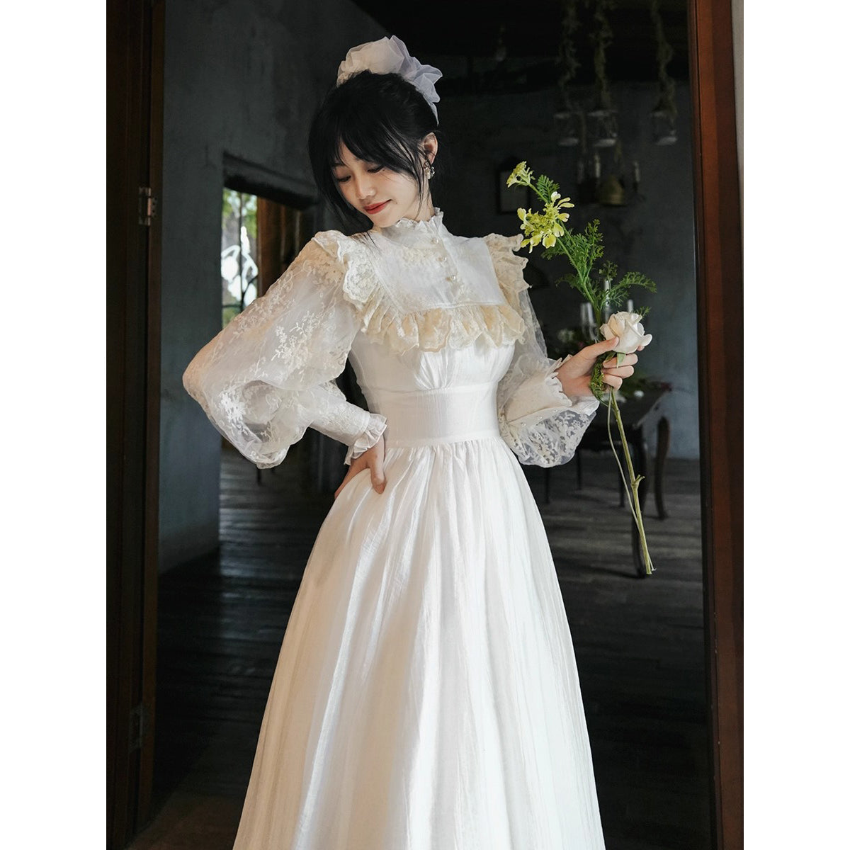 宮廷の花の刺繍ヴィクトリアンワンピース – ManusMachina