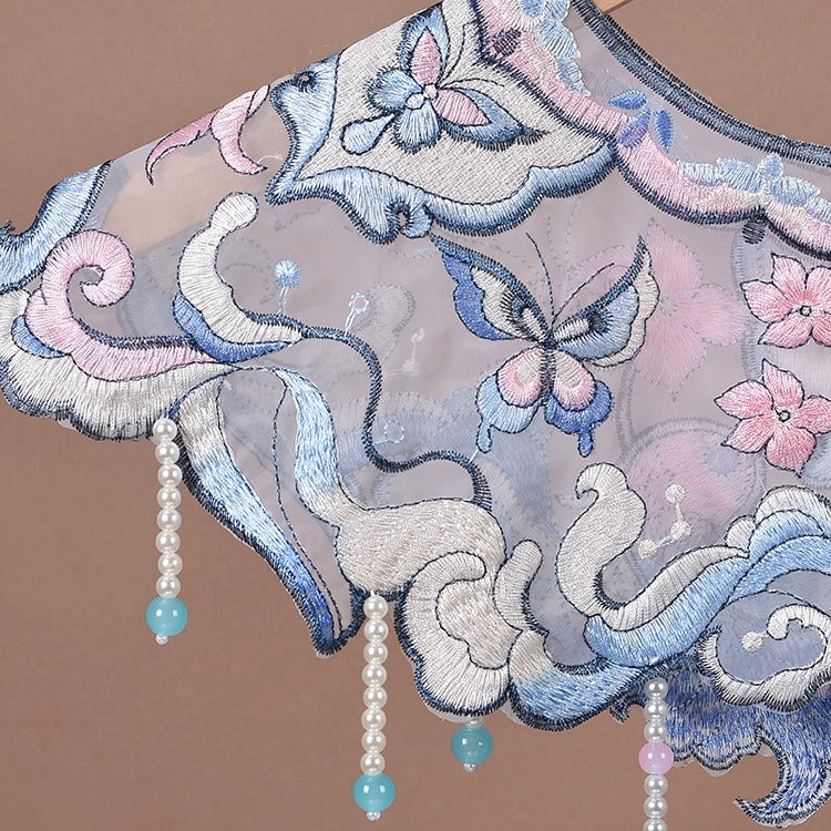 蝶と花と雲の刺繍付け襟