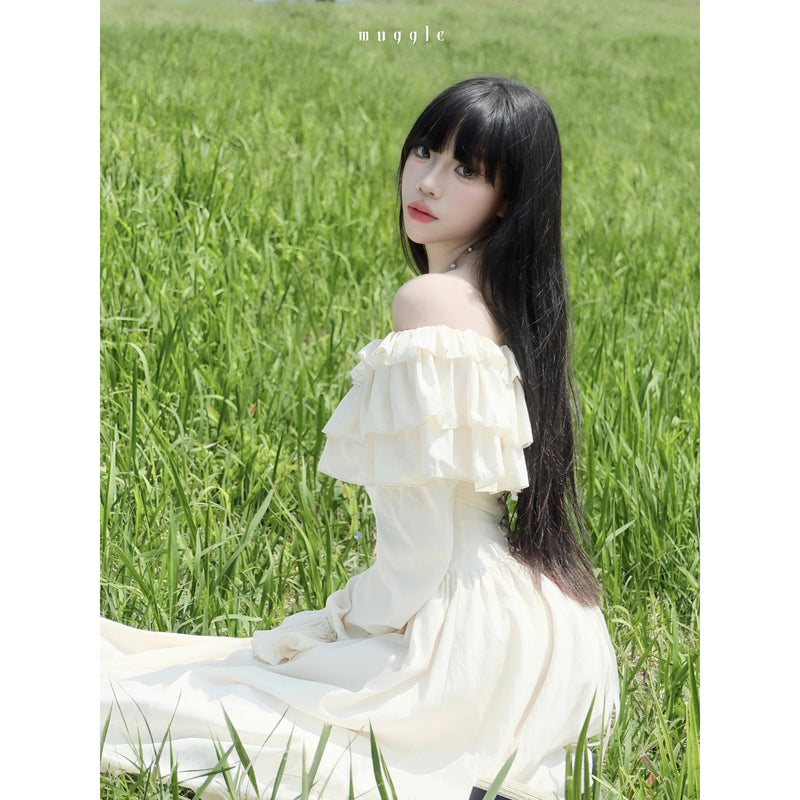 月明かりのお嬢様のオフショルフリルワンピース