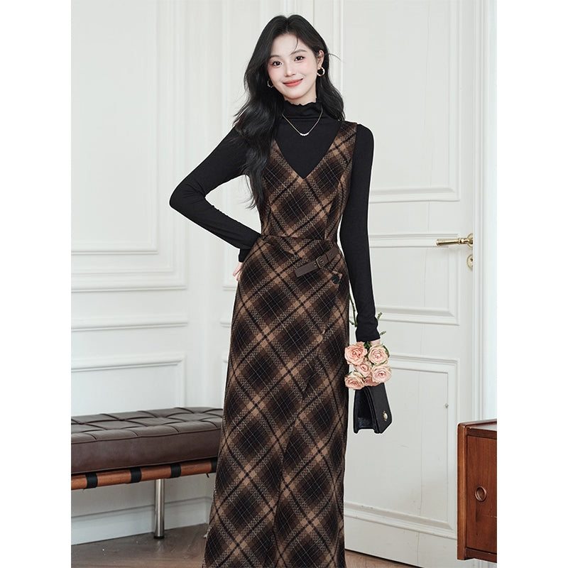 British Plaid Jumper Skirt and High-neck Top