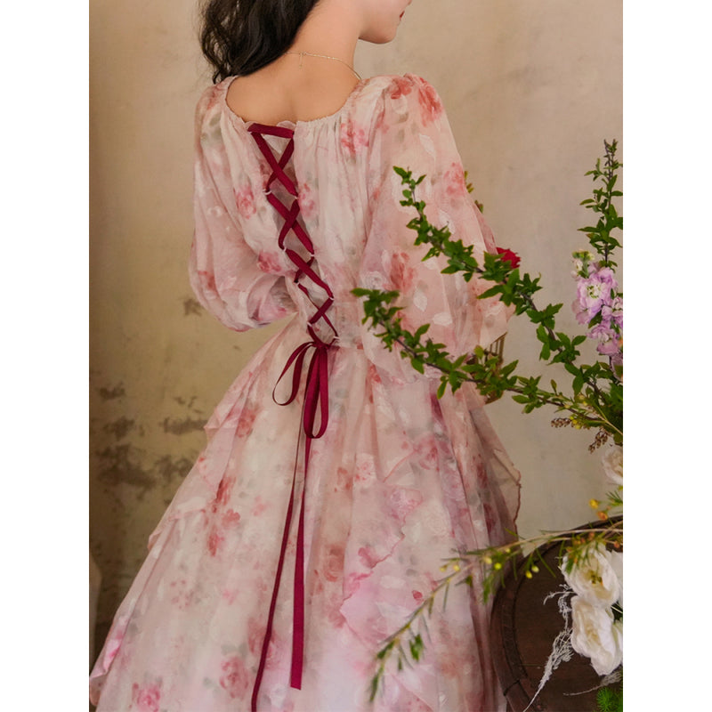薄紅の薔薇の編み上げワンピース