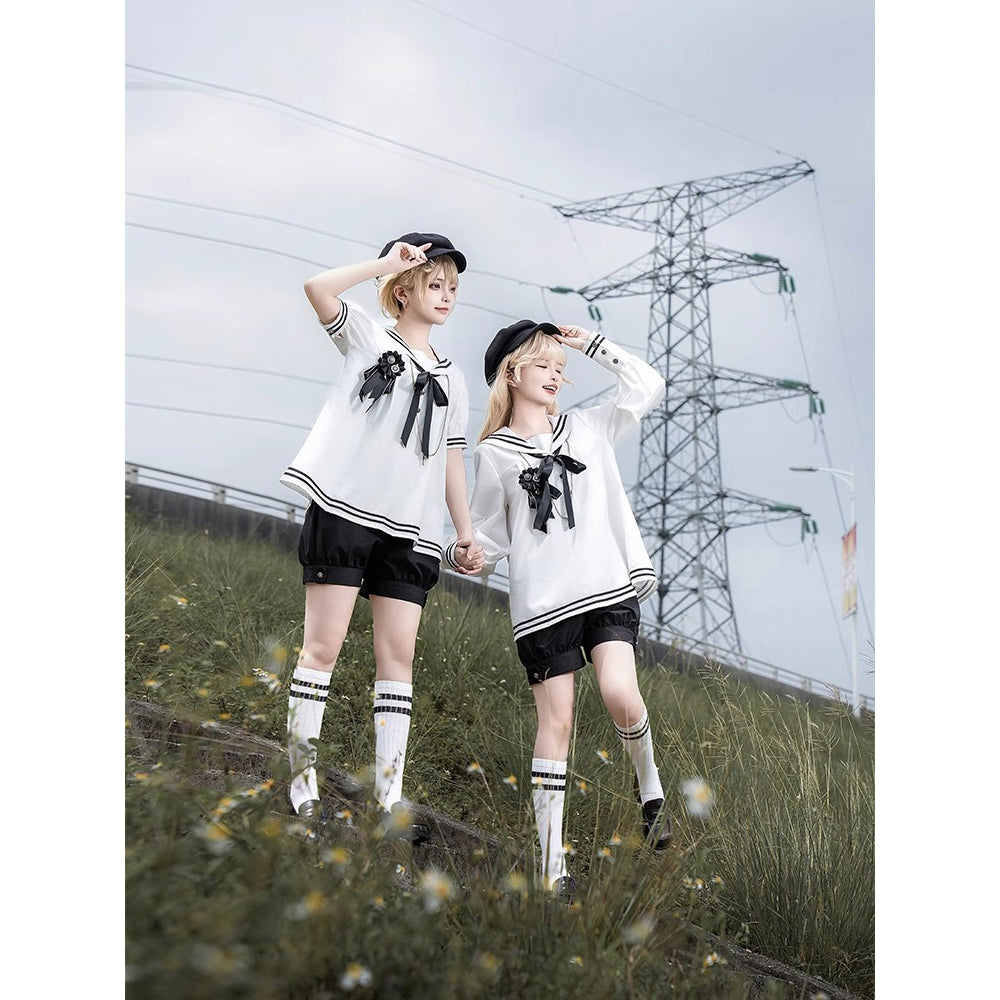 海軍水兵のセーラーブラウスとショートパンツ – ManusMachina
