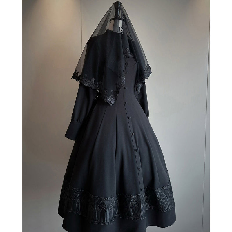 修道女の刺繍クラシカルワンピース - Black[2025年3月下旬-5月上旬発送予定]