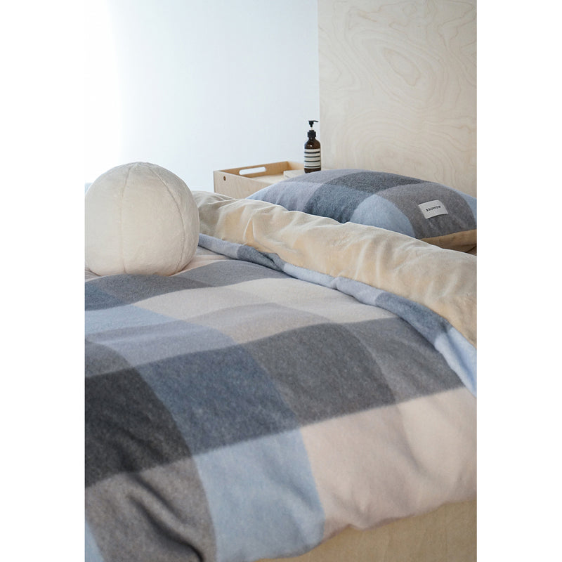 Scandinavian Check Pattern Bed Cover Set